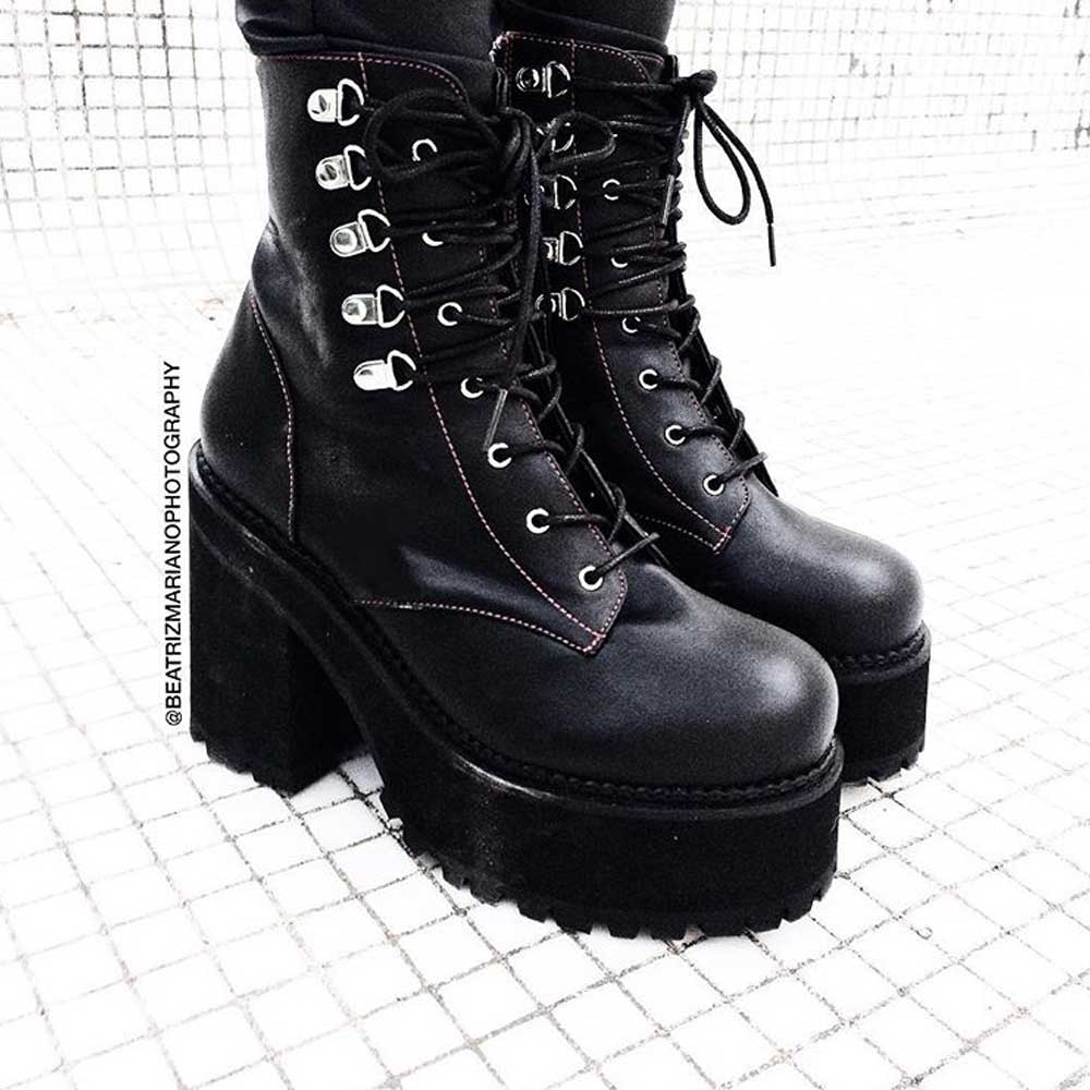 Demonia Demonia Plateau Laarzen ASSAULT 100 Zwart | Attitude Demonia Demonia Plateau Laarzen ASSAULT 101 Zwart | Attitude